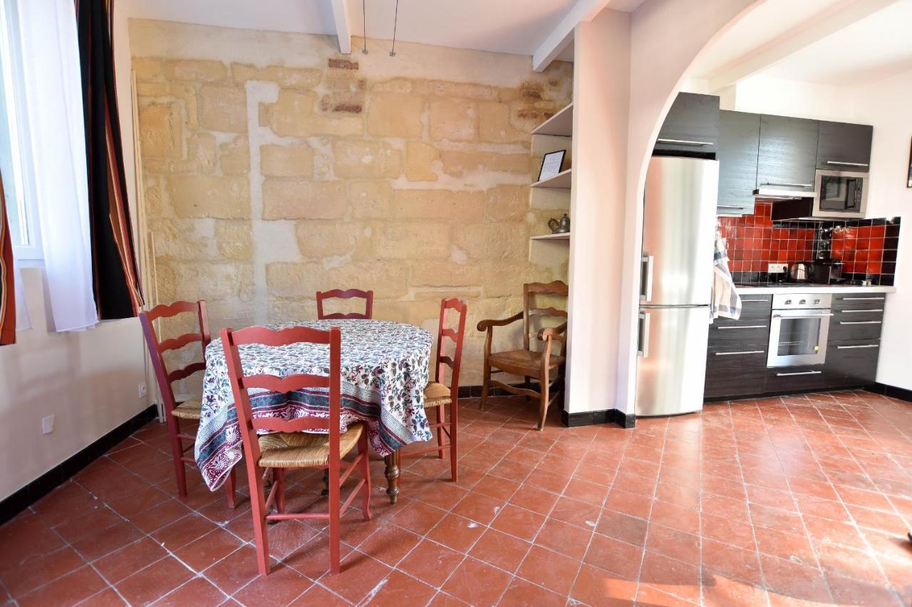 Micoulet, Parking - Clim Villa Arles Exterior photo